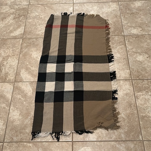 Burberry colour check scarf - Picture 4 of 9